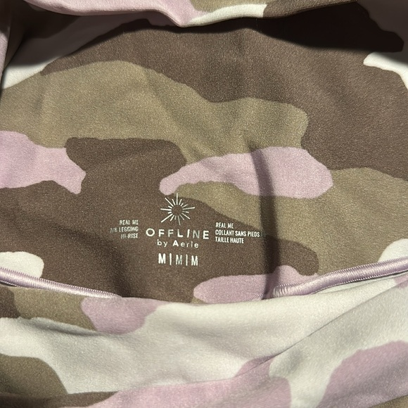AERIE Offline Real Me Chill Play Move Hi-Rise pink Camo leggings *M* - Picture 2 of 3